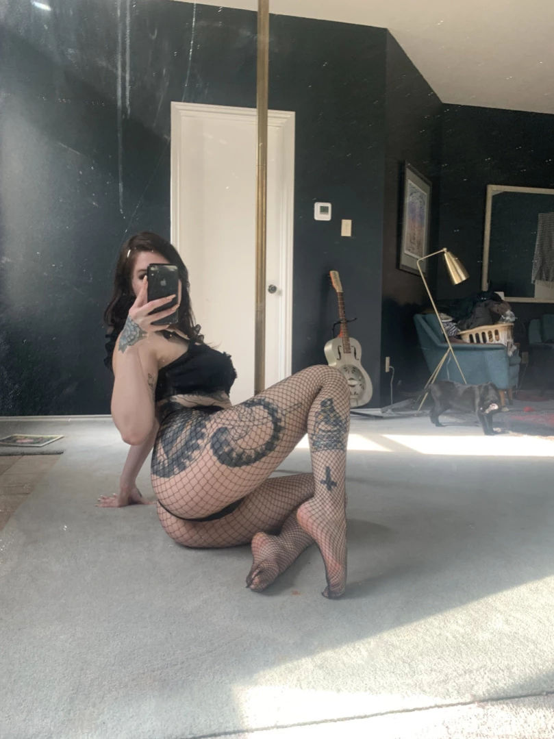 𝔅𝔲𝔤𝔞𝔱𝔱𝔦 𝔗𝔥𝔬𝔱𝔱𝔦𝔢 [ merrickdeville ] Onlyfans leaked photo 13073771 on Hotleaks.tv
