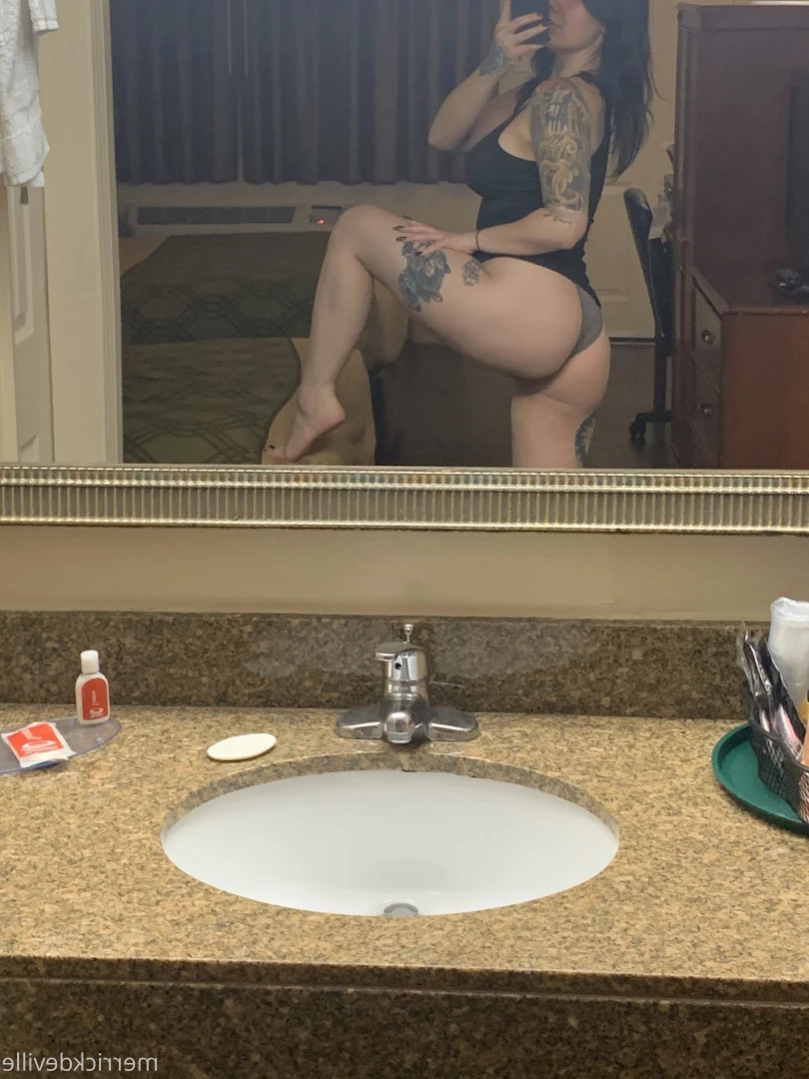 𝔅𝔲𝔤𝔞𝔱𝔱𝔦 𝔗𝔥𝔬𝔱𝔱𝔦𝔢 [ merrickdeville ] Onlyfans leaked photo 15226406 on Hotleaks.tv