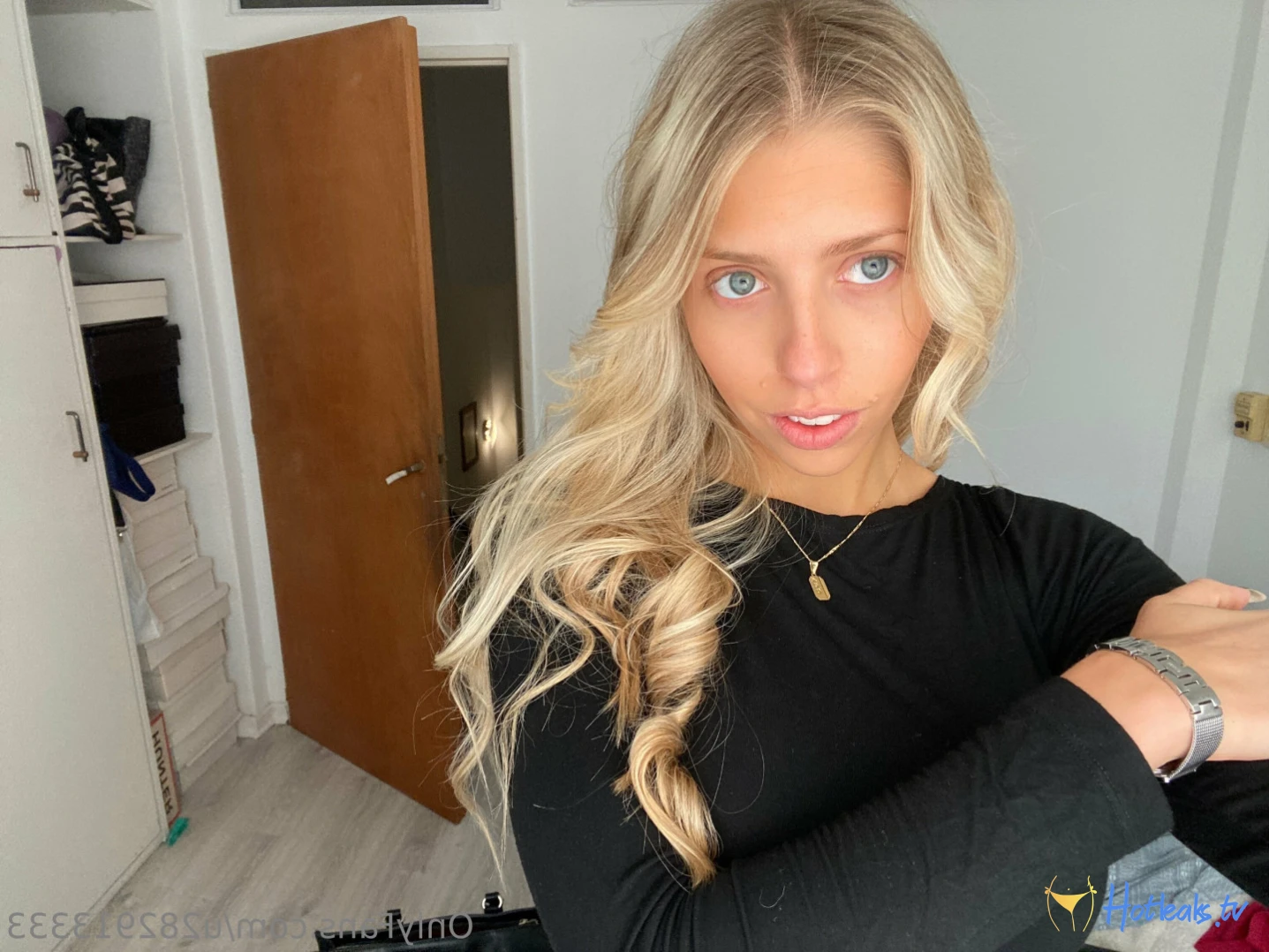 Dealer of Love [ mikki_ella ] Onlyfans leaked photo 14797049 on Hotleaks.tv