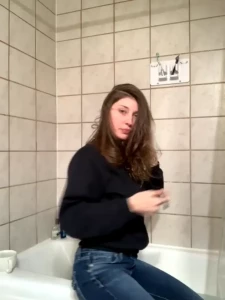  [ onegirlnextdoor ] Onlyfans leaked video 4698205 on Hotleaks.tv