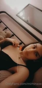 15709305