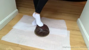 Miss Littlefeetjoi [ miss_littlefeetjoi ] Onlyfans leaked video 18088394 on Hotleaks.tv