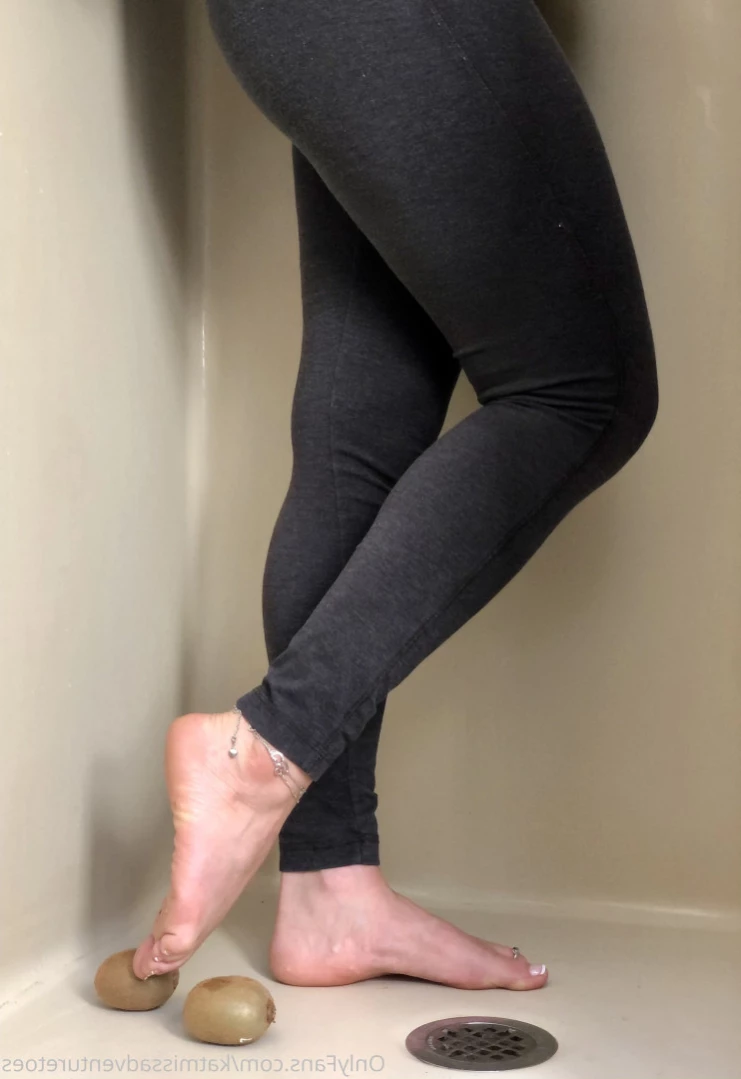 AdventuretoesKat [ missadventuretoeskat ] Onlyfans leaked photo 11174960 on Hotleaks.tv