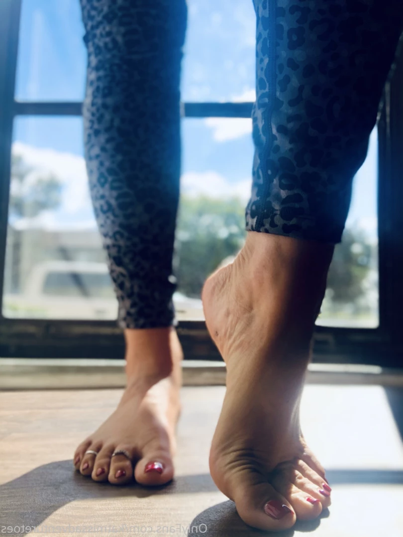AdventuretoesKat [ missadventuretoeskat ] Onlyfans leaked photo 15832373 on Hotleaks.tv