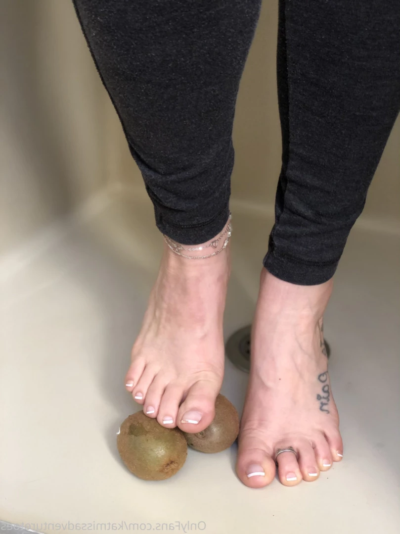 AdventuretoesKat [ missadventuretoeskat ] Onlyfans leaked photo 16070569 on Hotleaks.tv