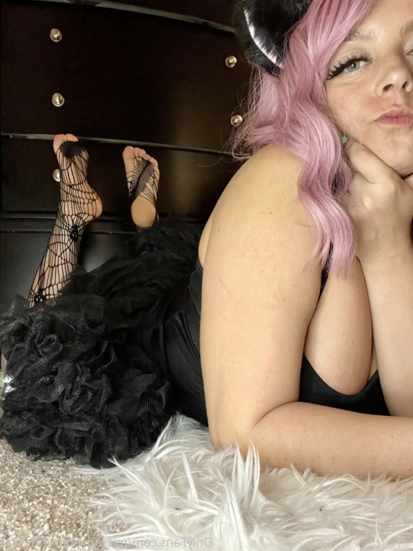 AdventuretoesKat [ missadventuretoeskat ] Onlyfans leaked photo 16293339 on Hotleaks.tv