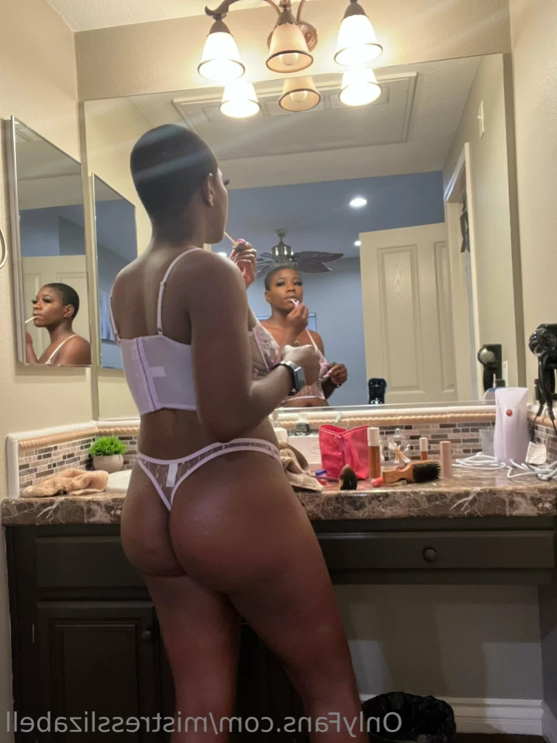 𝐌𝐢𝐬𝐭𝐫𝐞𝐬𝐬 𝐋𝐢𝐳𝐚 𝐁𝐞𝐥𝐥👑 [ mistresslizabell ] Onlyfans leaked photo 11163076 on Hotleaks.tv