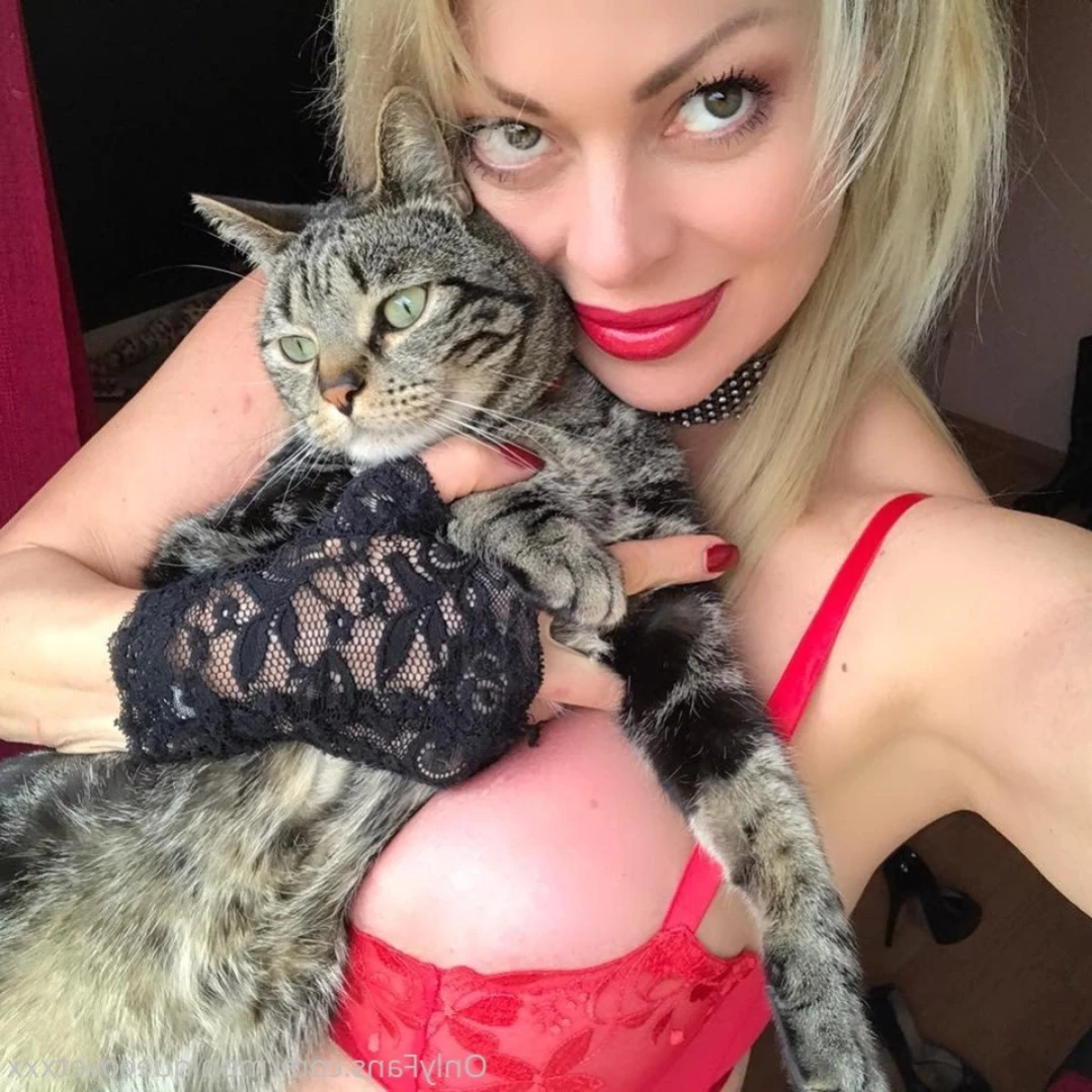Monique Covet [ moniquecovetxxx ] Onlyfans leaked photo 11159811 on Hotleaks.tv