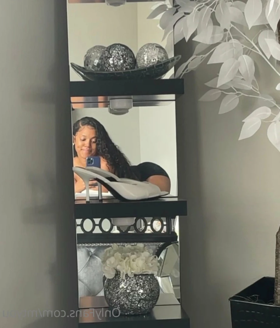 Lola 🌹 Teases [ mtyou ] Onlyfans leaked photo 11274830 on Hotleaks.tv