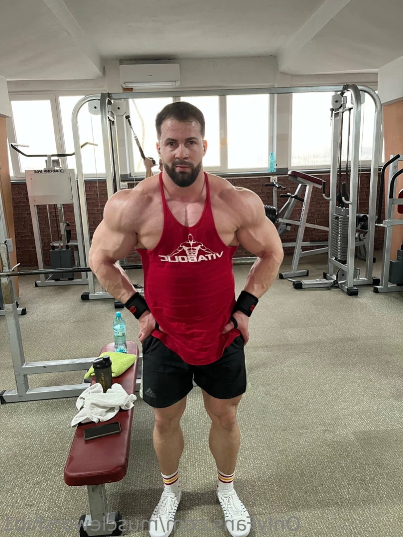 Muscle worship [ muscleworship1 ] Onlyfans leaked photo 13728850 on Hotleaks.tv