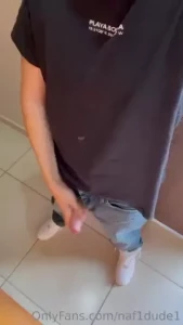 18085593