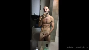 NakedGamer [ nakedgamervip ] Onlyfans leaked video 18085455 on Hotleaks.tv