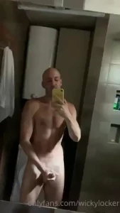 NakedGamer [ nakedgamervip ] Onlyfans leaked video 18085464 on Hotleaks.tv