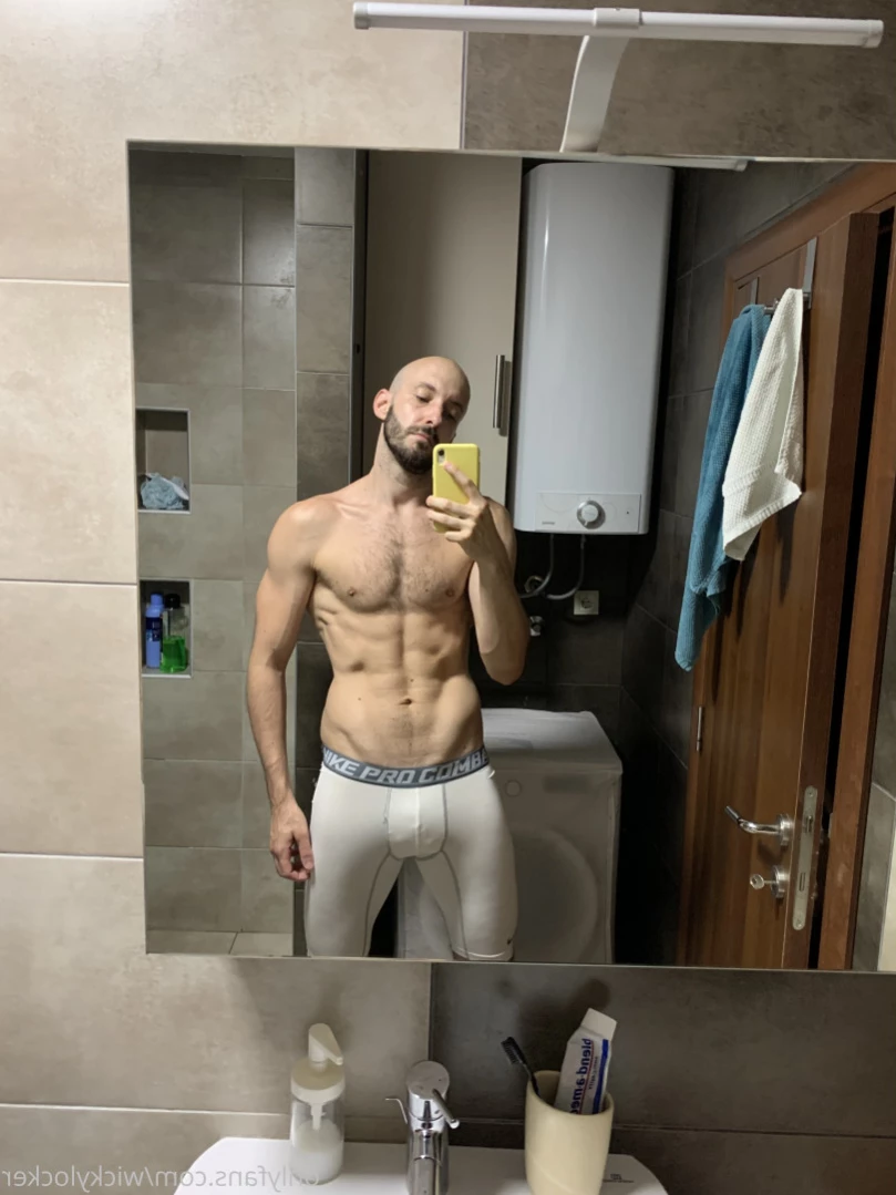 NakedGamer [ nakedgamervip ] Onlyfans leaked photo 11283180 on Hotleaks.tv