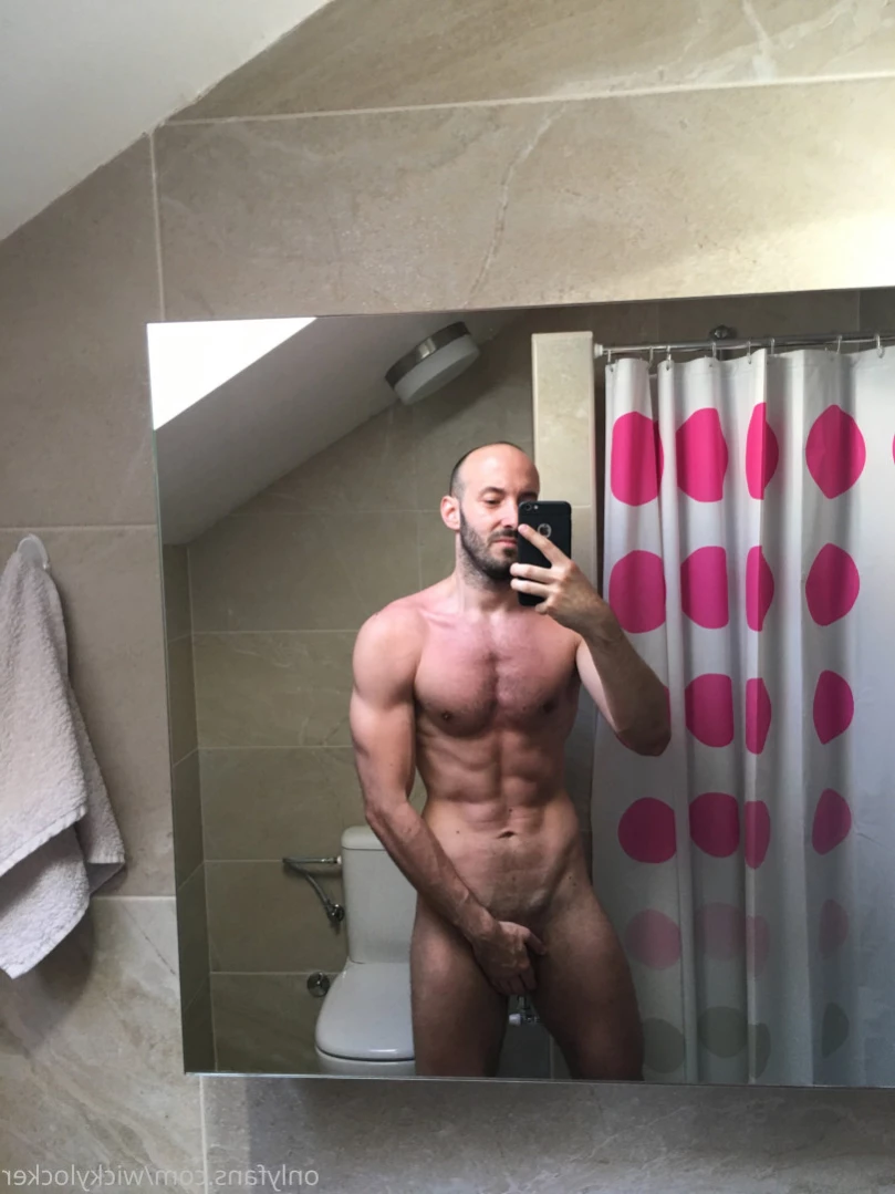 NakedGamer [ nakedgamervip ] Onlyfans leaked photo 15874613 on Hotleaks.tv
