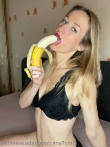 10886585