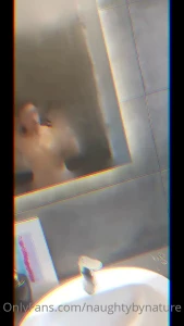 13711769