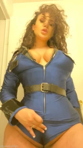 16319005