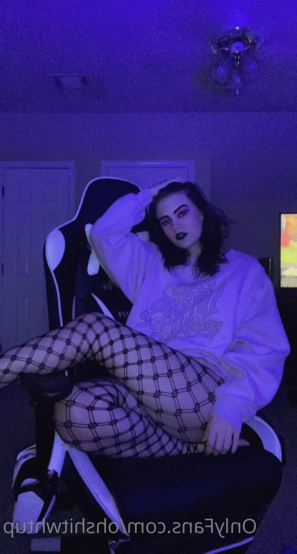 Mae [ ohshitwhtup ] Onlyfans leaked photo 13887203 on Hotleaks.tv