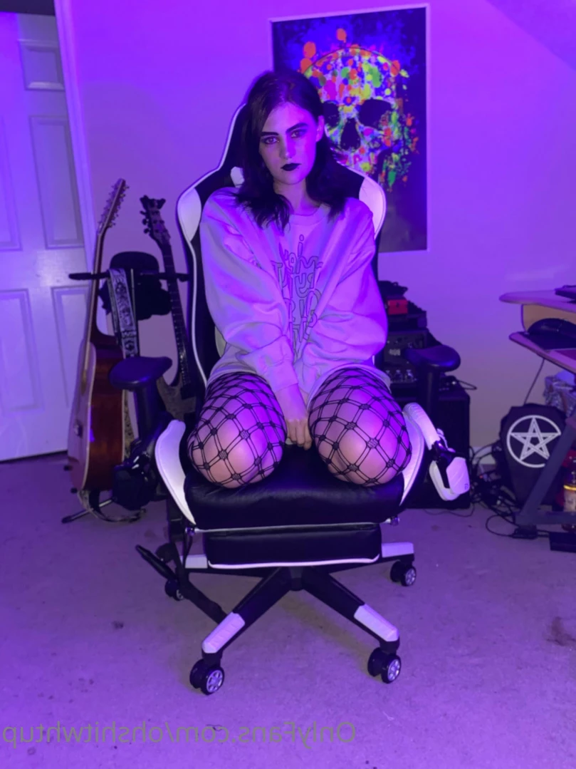 Mae [ ohshitwhtup ] Onlyfans leaked photo 14513981 on Hotleaks.tv