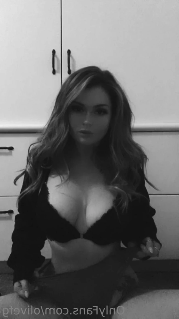 olive o [ olivefg ] Onlyfans leaked photo 14170341 on Hotleaks.tv