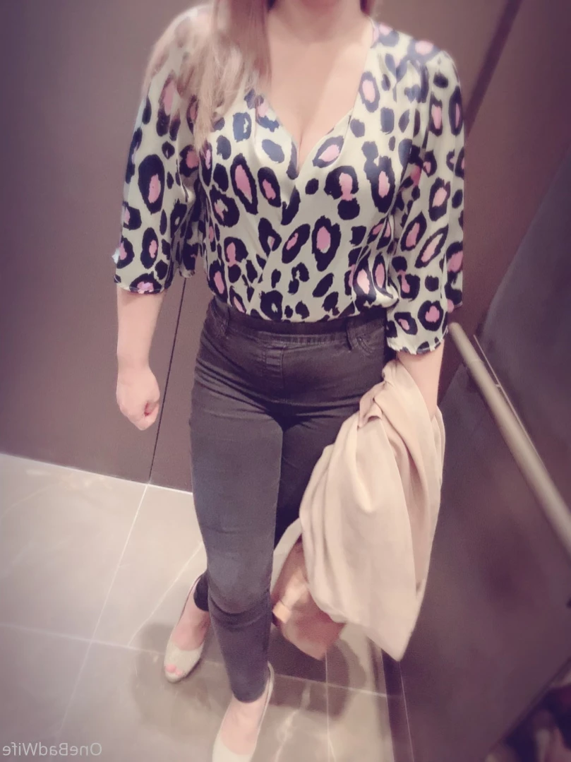 OneBadWife British Wife [ onebadwife ] Onlyfans leaked photo 10939435 on Hotleaks.tv