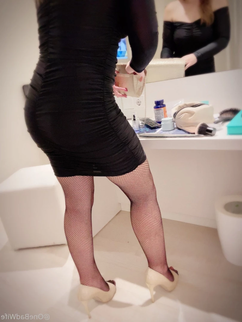 OneBadWife British Wife [ onebadwife ] Onlyfans leaked photo 11927260 on Hotleaks.tv