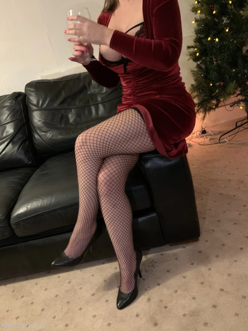 OneBadWife British Wife [ onebadwife ] Onlyfans leaked photo 12169946 on Hotleaks.tv