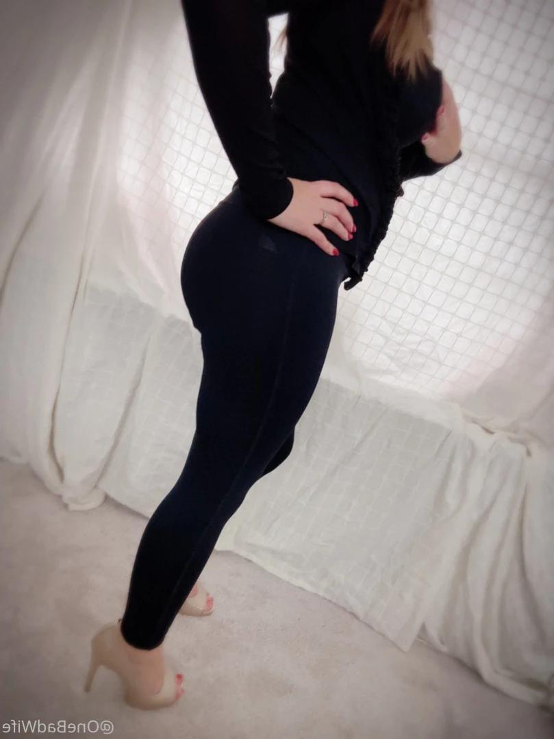 OneBadWife British Wife [ onebadwife ] Onlyfans leaked photo 12361193 on Hotleaks.tv