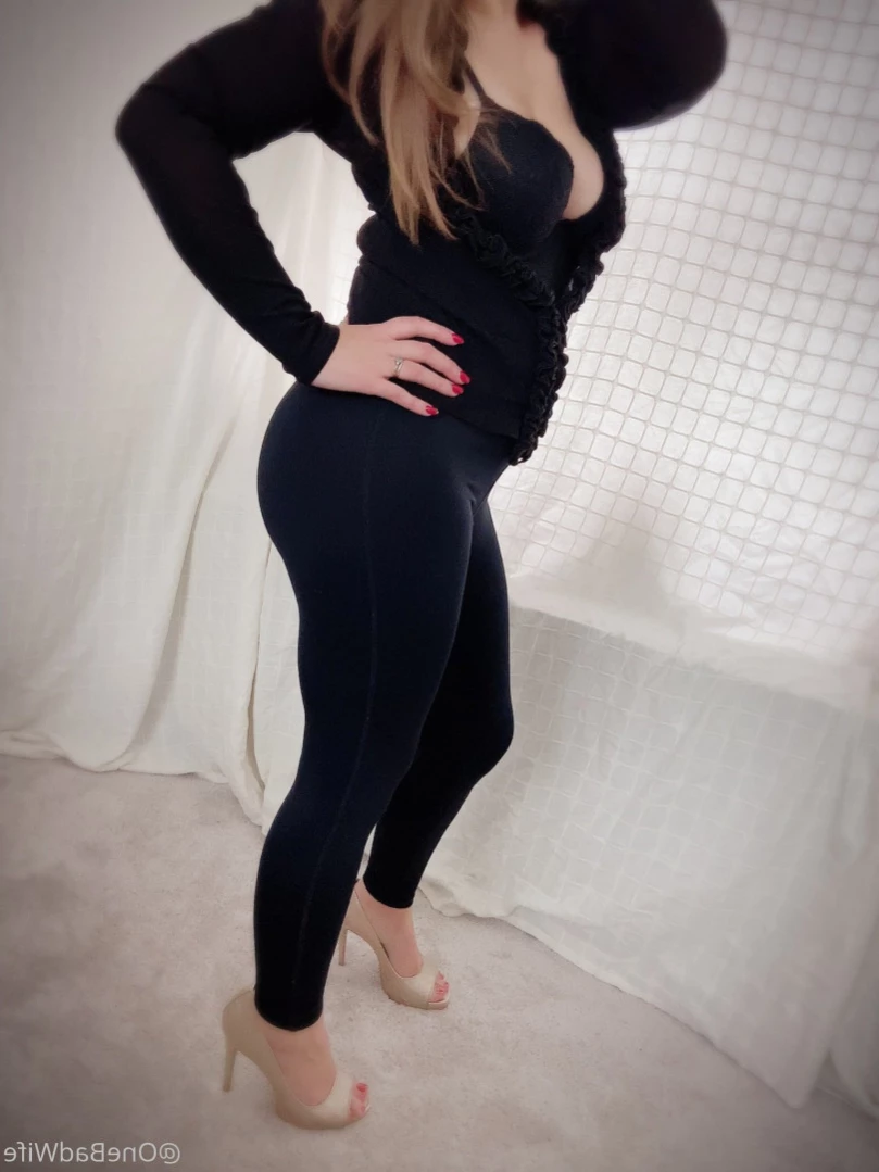 OneBadWife British Wife [ onebadwife ] Onlyfans leaked photo 12448203 on Hotleaks.tv
