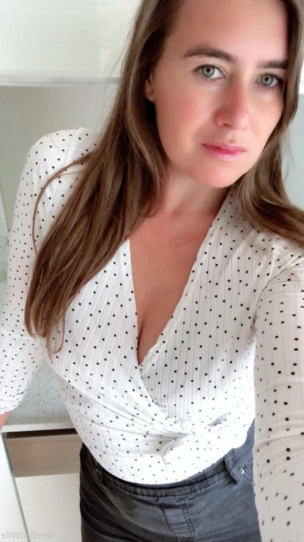 OneBadWife British Wife [ onebadwife ] Onlyfans leaked photo 13954662 on Hotleaks.tv