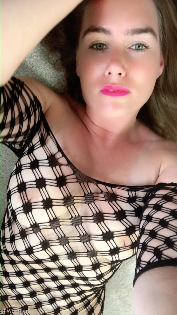OneBadWife British Wife [ onebadwife ] Onlyfans leaked photo 14168373 on Hotleaks.tv