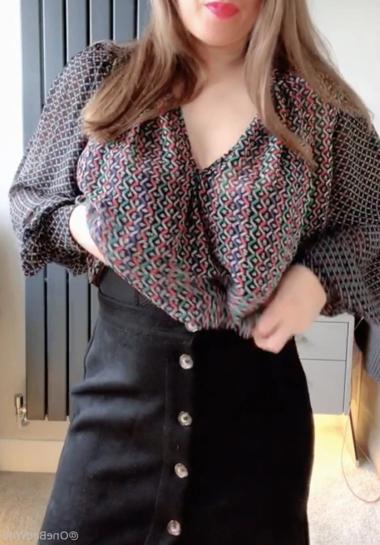 OneBadWife British Wife [ onebadwife ] Onlyfans leaked photo 14168818 on Hotleaks.tv