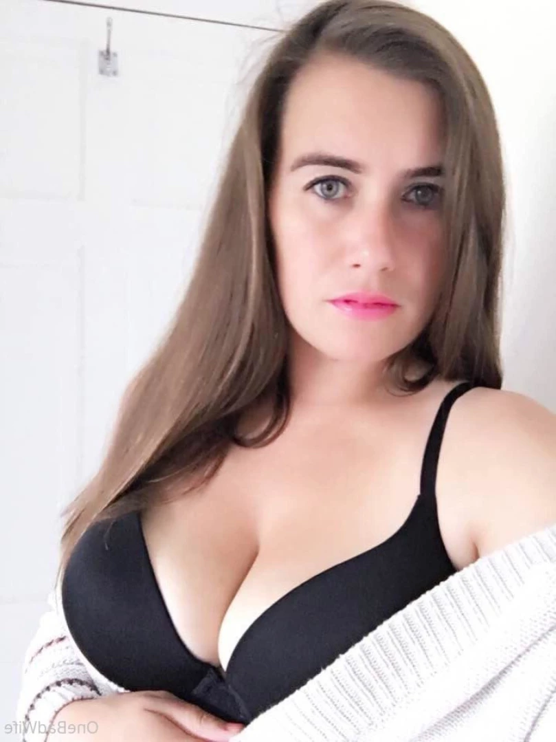 OneBadWife British Wife [ onebadwife ] Onlyfans leaked photo 14174537 on Hotleaks.tv