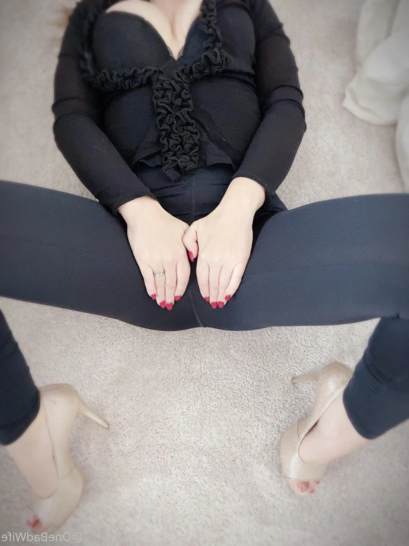 OneBadWife British Wife [ onebadwife ] Onlyfans leaked photo 14174824 on Hotleaks.tv
