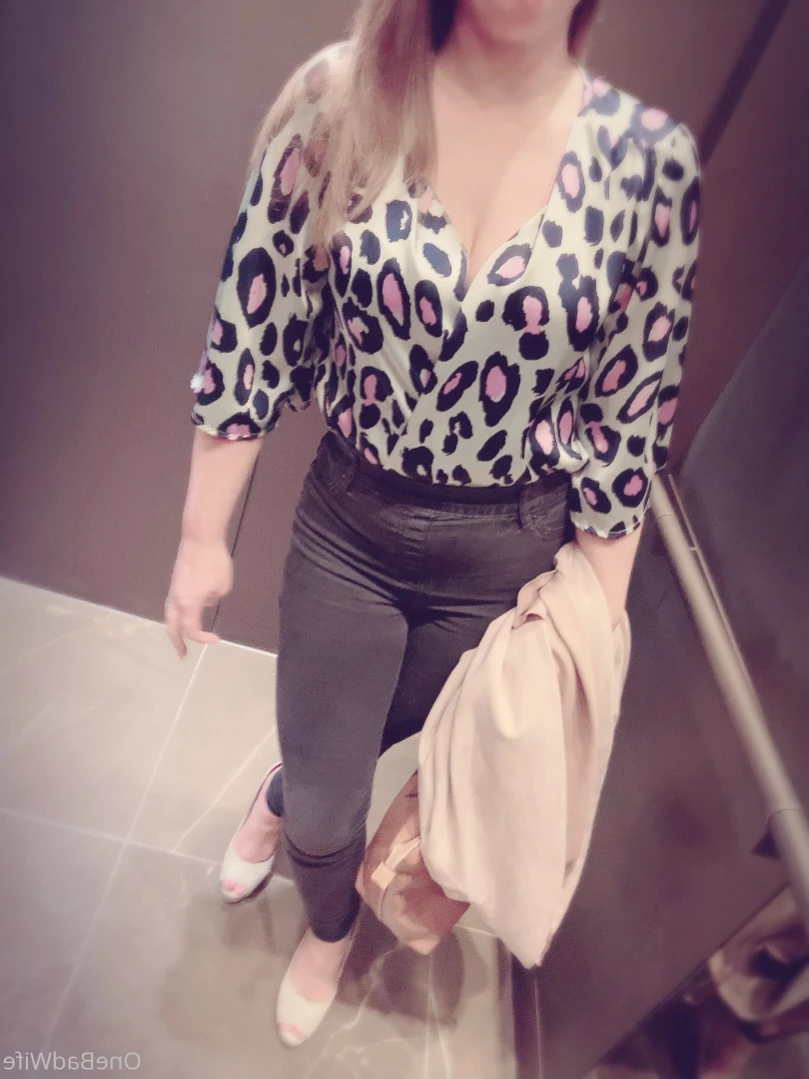 OneBadWife British Wife [ onebadwife ] Onlyfans leaked photo 14179947 on Hotleaks.tv
