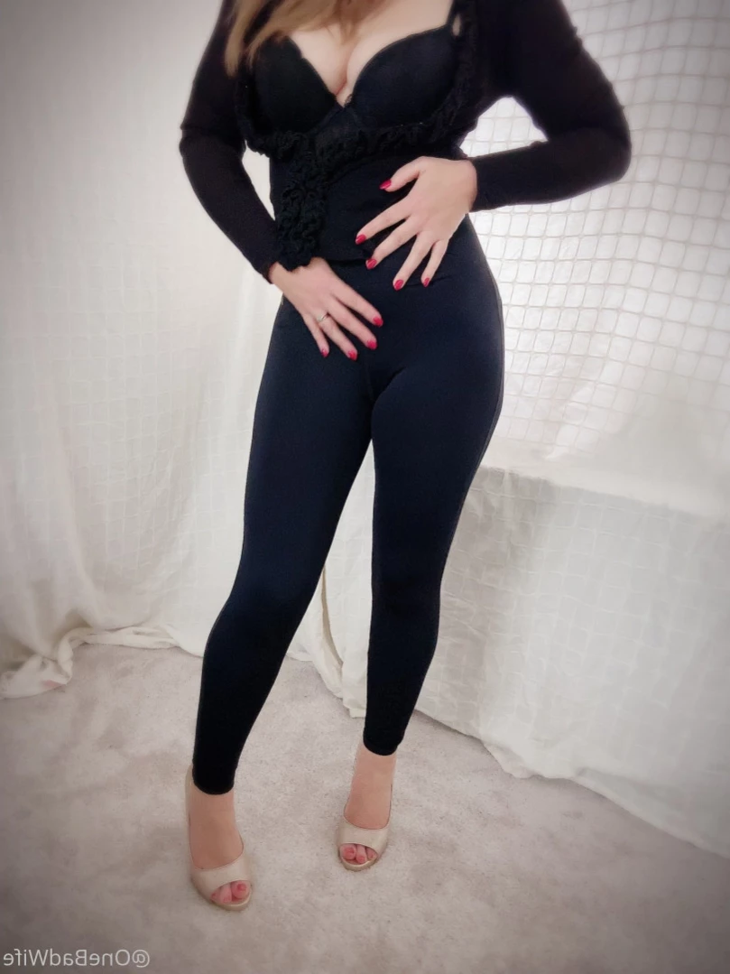 OneBadWife British Wife [ onebadwife ] Onlyfans leaked photo 14180093 on Hotleaks.tv
