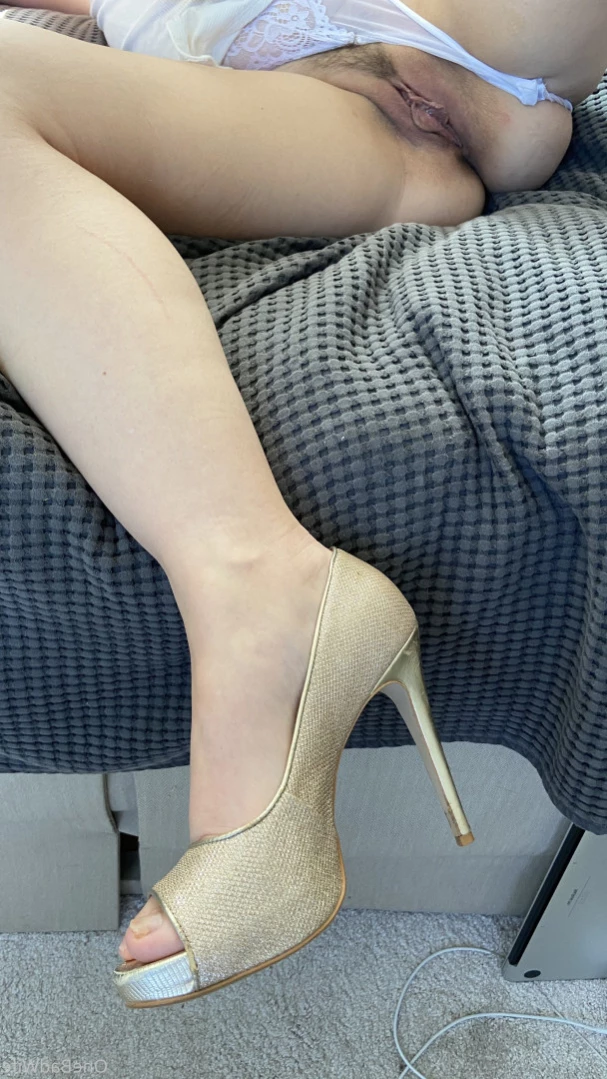 OneBadWife British Wife [ onebadwife ] Onlyfans leaked photo 14847190 on Hotleaks.tv