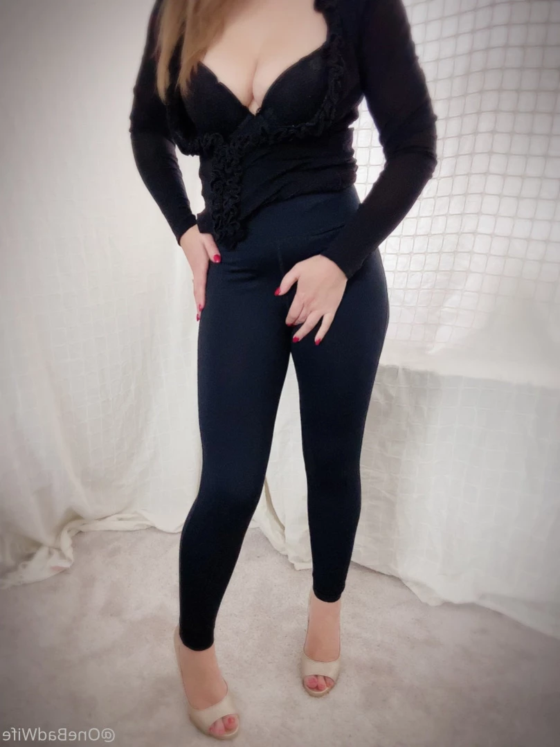 OneBadWife British Wife [ onebadwife ] Onlyfans leaked photo 15392341 on Hotleaks.tv