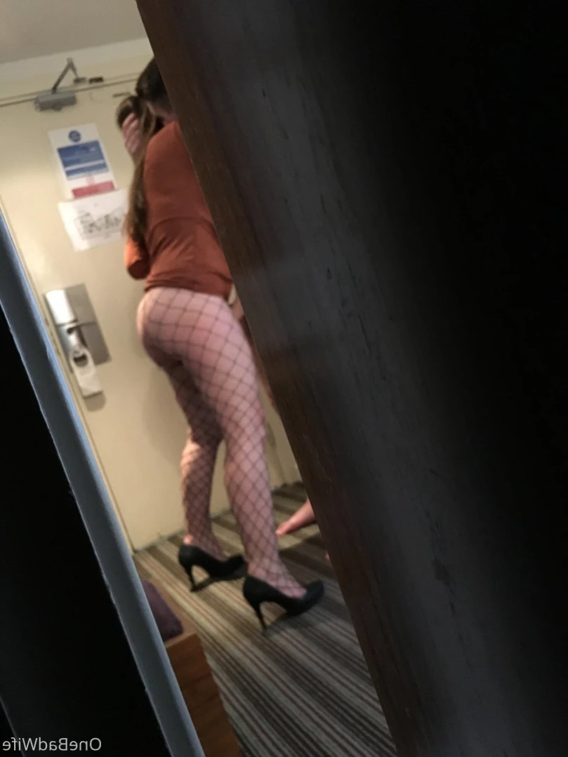 OneBadWife British Wife [ onebadwife ] Onlyfans leaked photo 15547032 on Hotleaks.tv