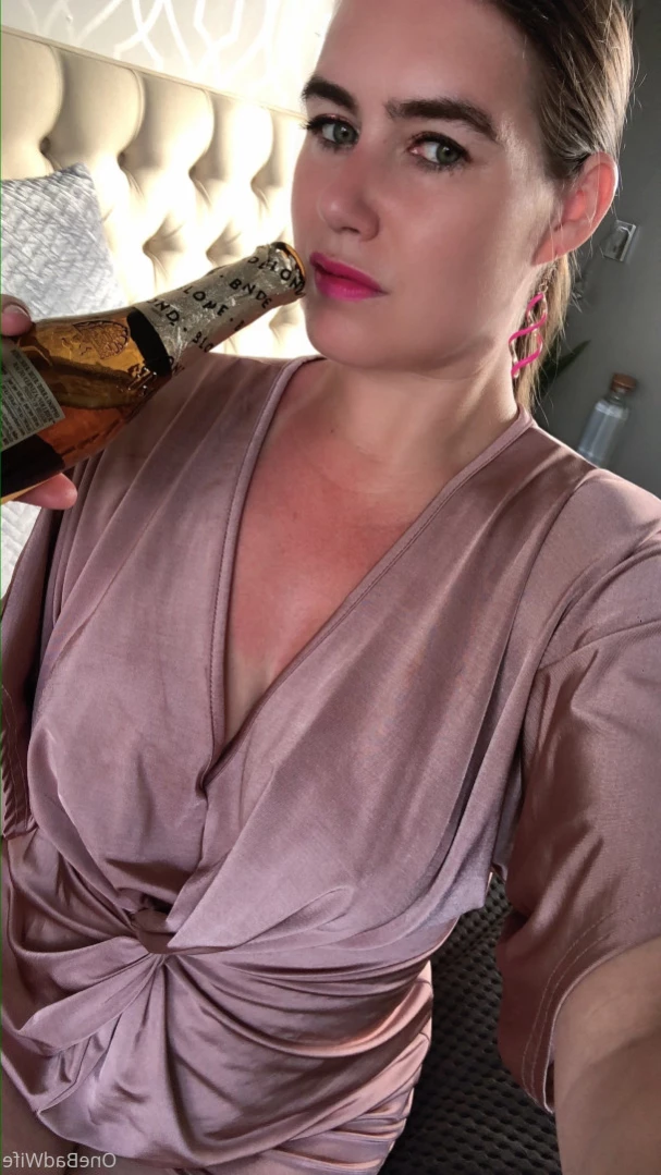 OneBadWife British Wife [ onebadwife ] Onlyfans leaked photo 15801816 on Hotleaks.tv