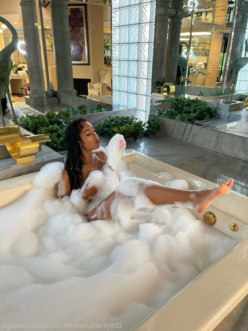 🎠Lala Baptiste🎡 [ onlylalatheislandgal ] Onlyfans leaked photo 11812718 on Hotleaks.tv
