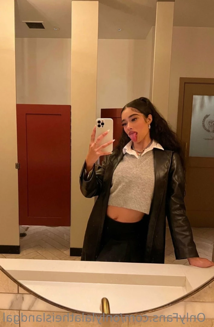 🎠Lala Baptiste🎡 [ onlylalatheislandgal ] Onlyfans leaked photo 12447695 on Hotleaks.tv