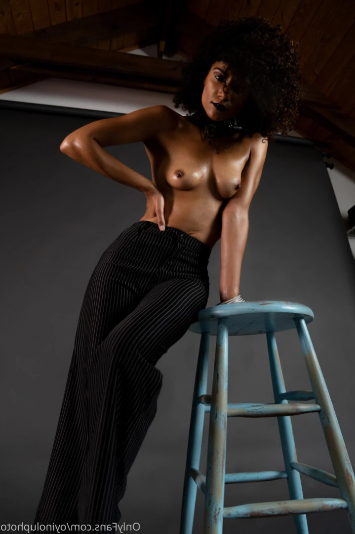 oyinoluphoto Onlyfans leaked photo 16295891 on Hotleaks.tv