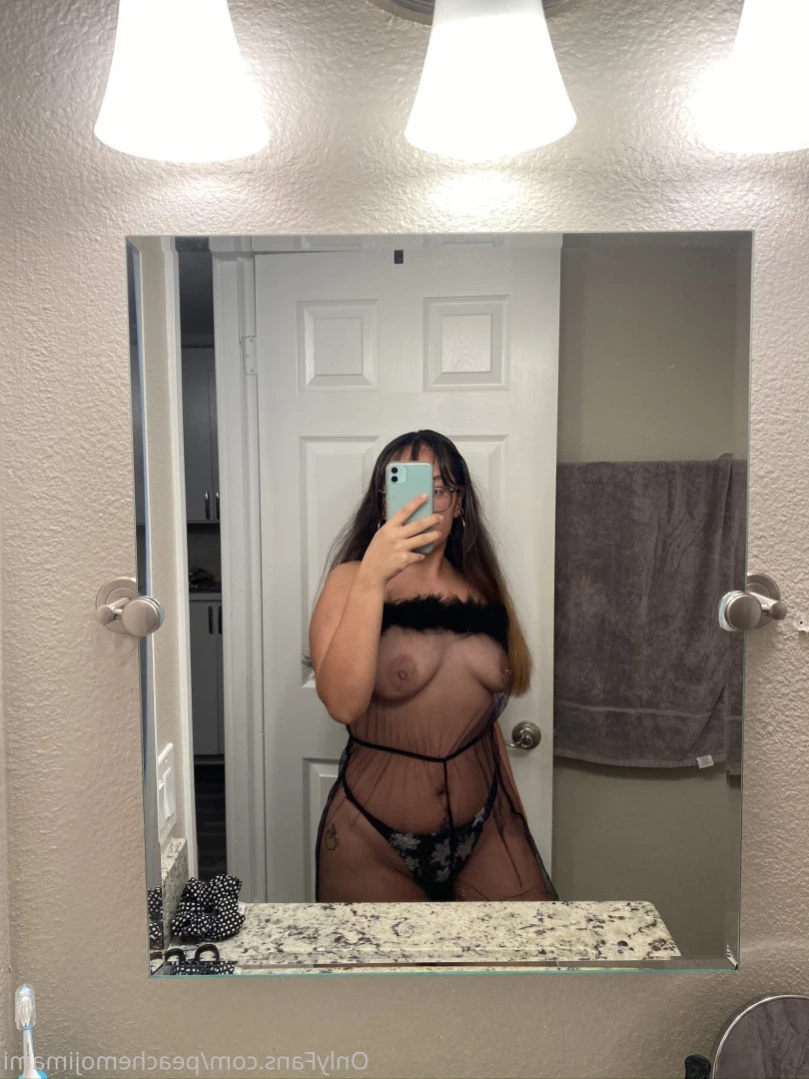 ro [ peachemojimami ] Onlyfans leaked photo 12921669 on Hotleaks.tv
