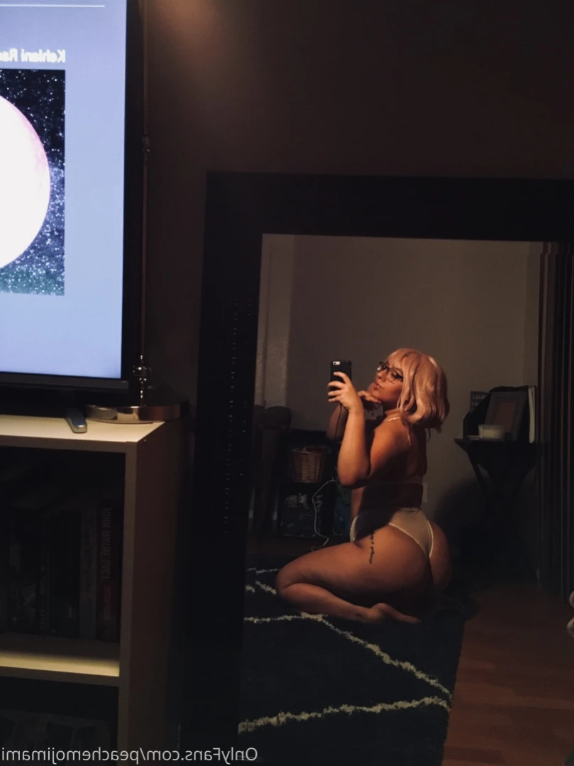 ro [ peachemojimami ] Onlyfans leaked photo 14048172 on Hotleaks.tv
