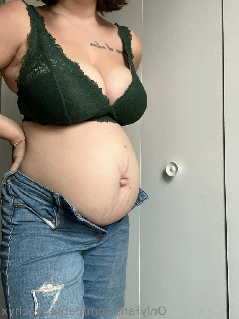 🍑 Peach 🧡 [ petitepeachyx ] Onlyfans leaked photo 12253665 on Hotleaks.tv