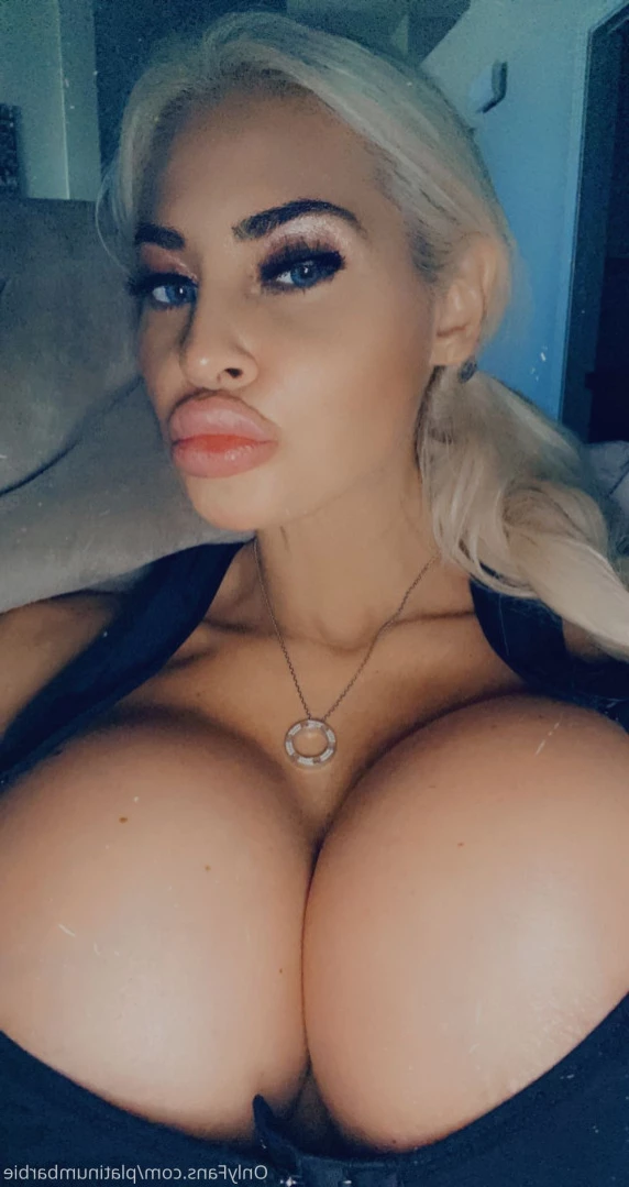 Bombshell Skyler [ plasticbarbie2000 ] Onlyfans leaked photo 12399629 on Hotleaks.tv