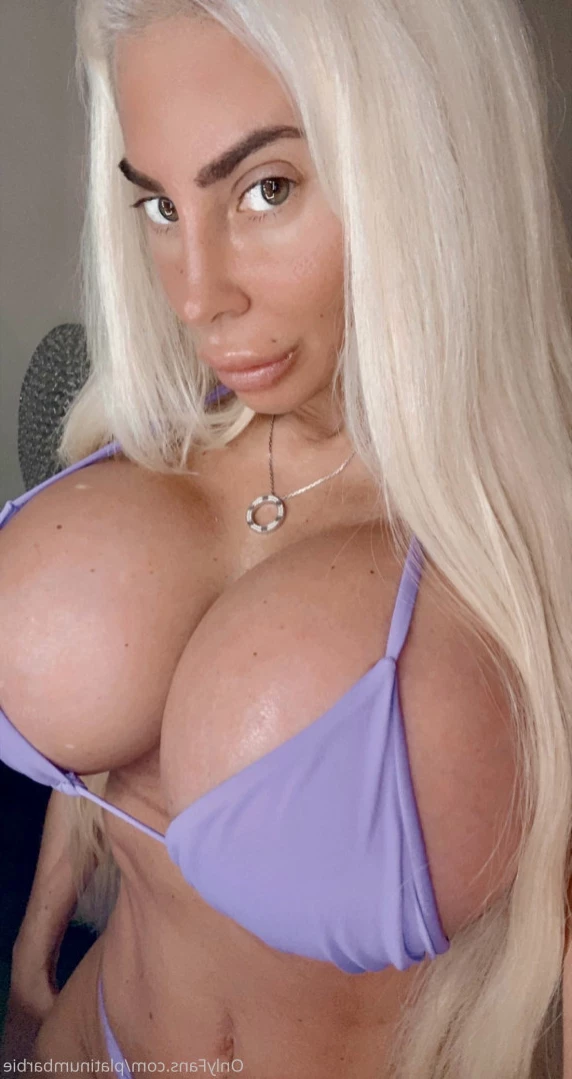 Bombshell Skyler [ plasticbarbie2000 ] Onlyfans leaked photo 12928375 on Hotleaks.tv