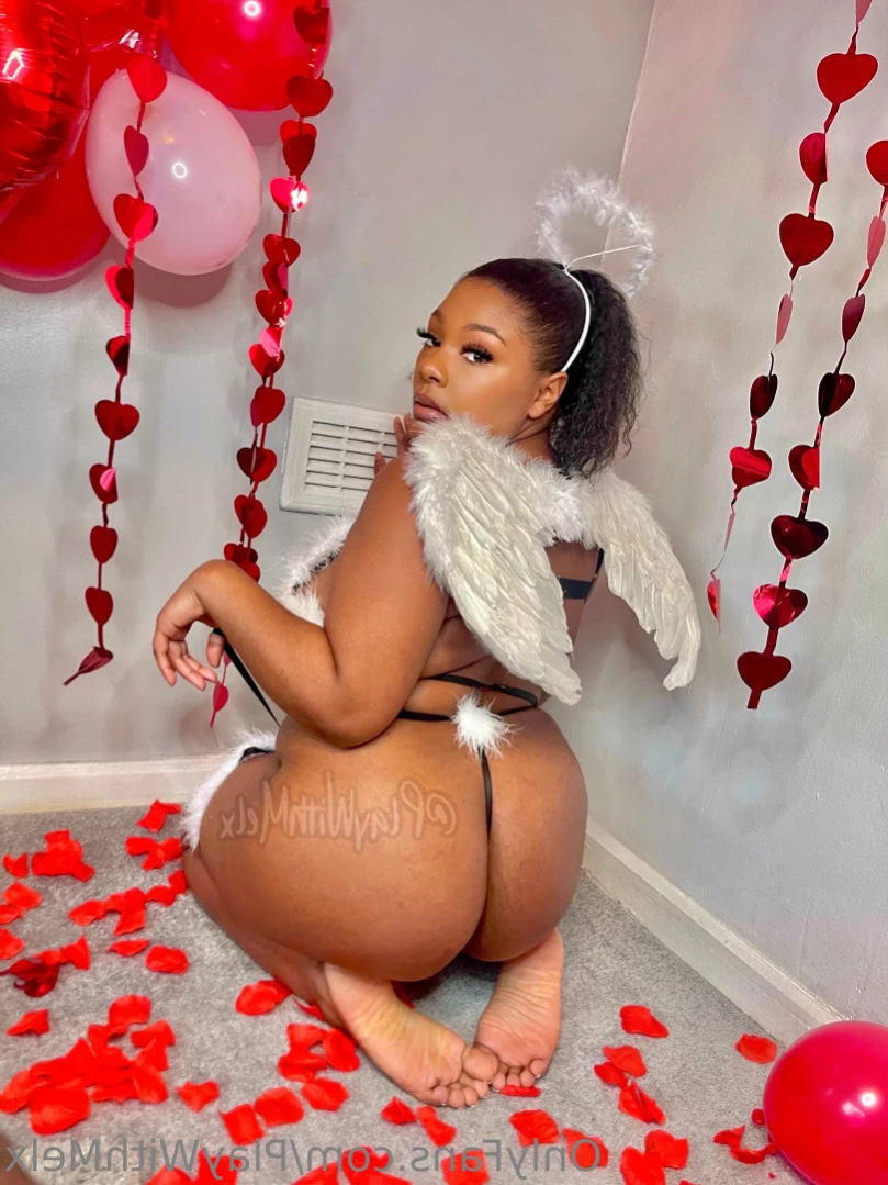 𝐇𝐎𝐑𝐍𝐘 𝐄𝐁𝐎𝐍𝐘 😮‍💨😈 [ playwithmelx ] Onlyfans leaked photo 13775423 on Hotleaks.tv